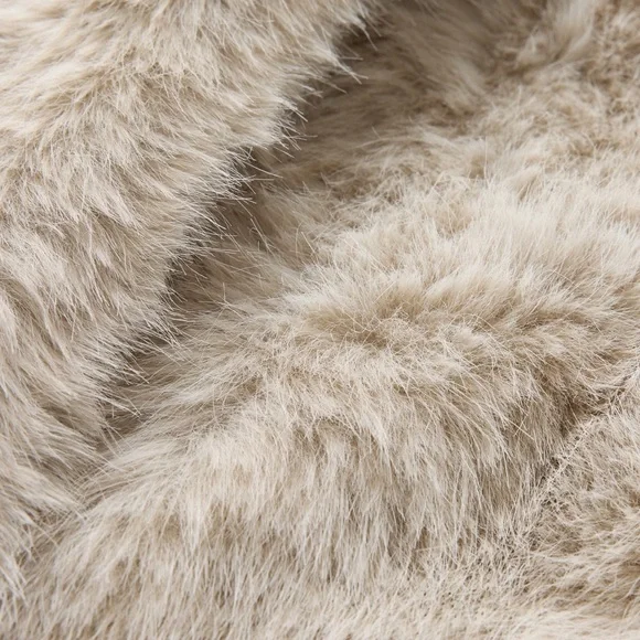 GAP Faux Fur Coat 🤍 - Picture 4 of 5